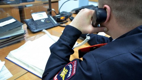 В Назарово полицейские установили подозреваемого в краже денежных средств с банковской карты